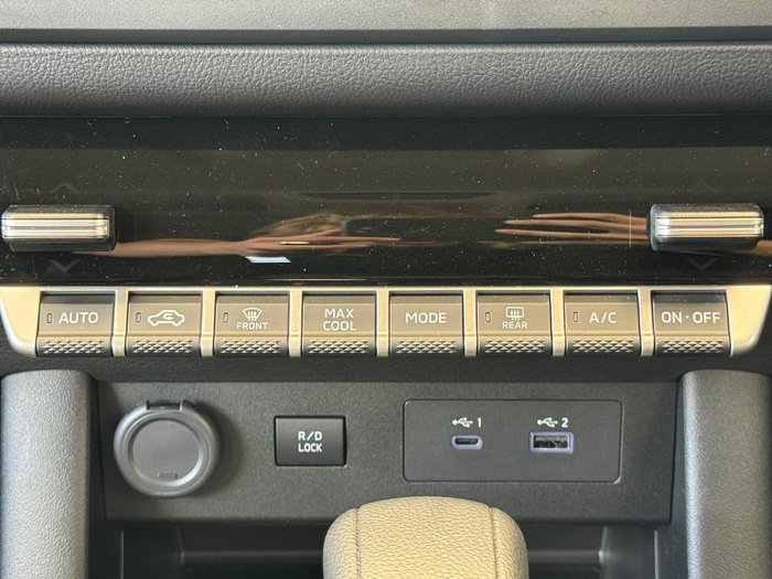 2024 Mitsubishi Triton GLX-R