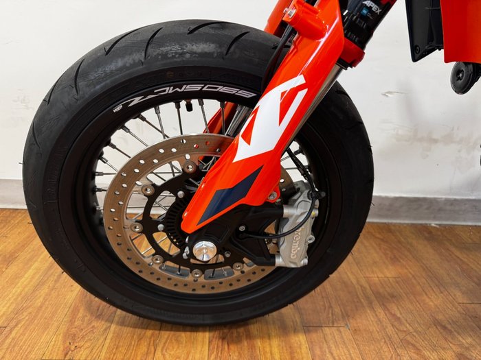 2024 Ktm 690 SMC R ORANGE