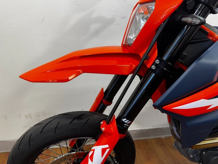 2024 Ktm 690 SMC R ORANGE