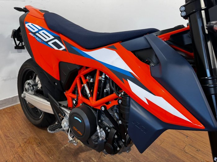 2024 Ktm 690 SMC R ORANGE