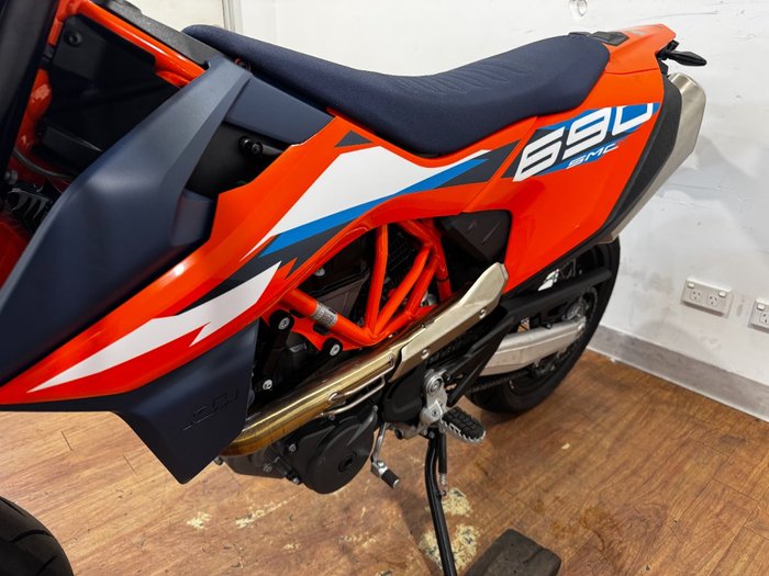 2024 Ktm 690 SMC R ORANGE