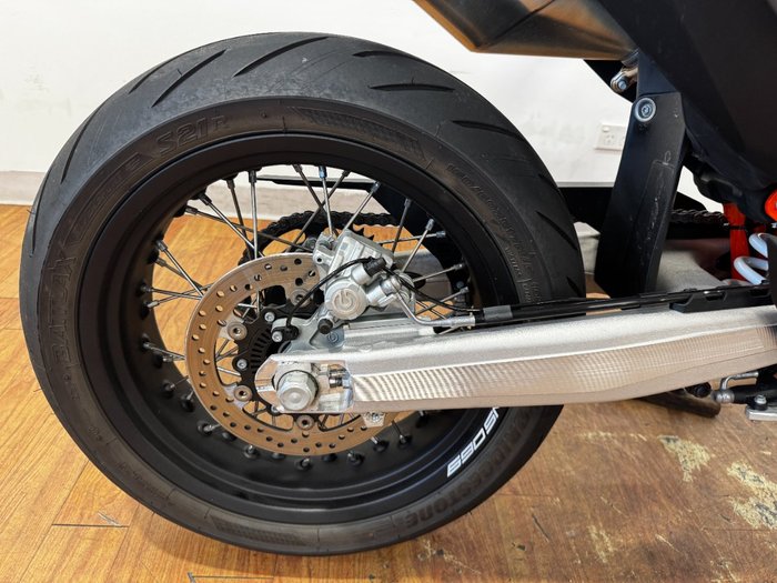 2024 Ktm 690 SMC R ORANGE