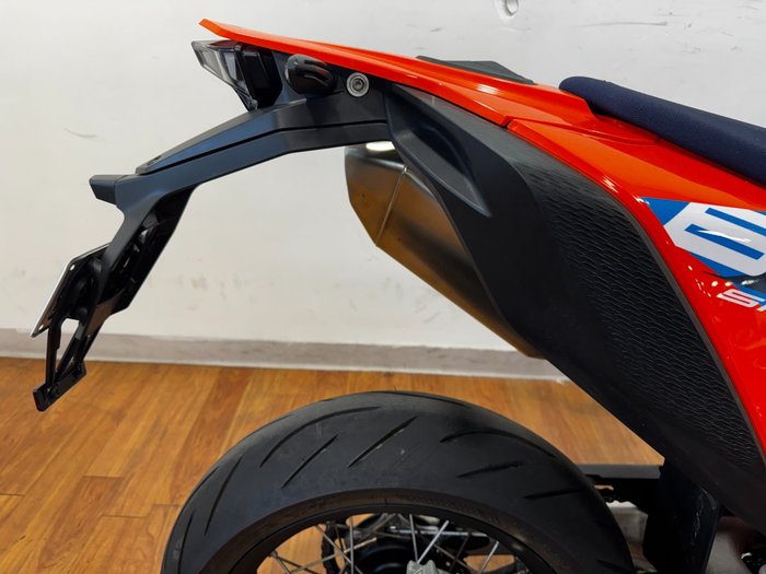 2024 Ktm 690 SMC R ORANGE