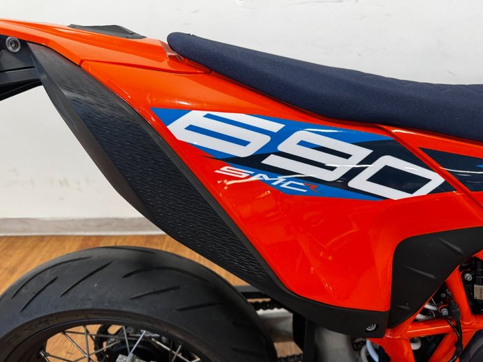 2024 Ktm 690 SMC R ORANGE