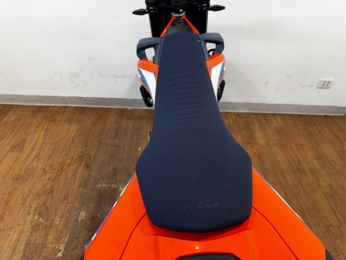 2024 Ktm 690 SMC R ORANGE