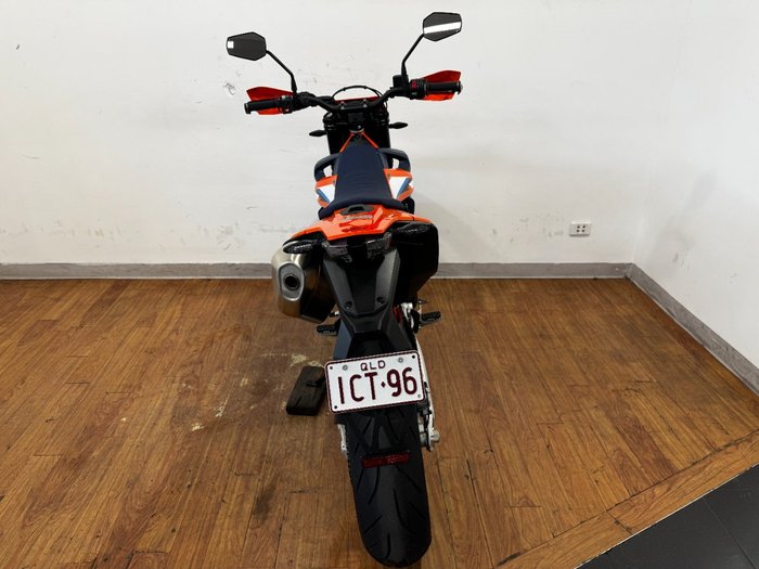 2024 Ktm 690 SMC R ORANGE