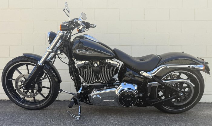 2015 Harley-Davidson Breakout 103 (FXSB) Softail Black