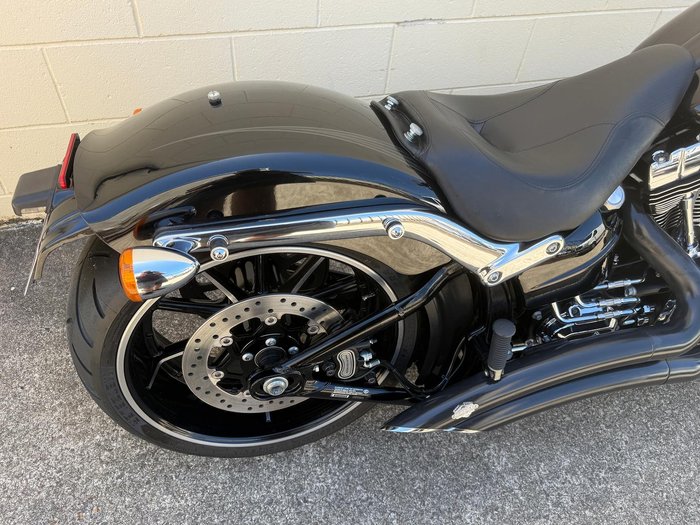 2015 Harley-Davidson Breakout 103 (FXSB) Softail Black