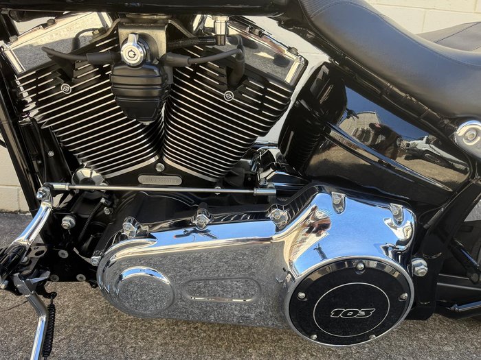 2015 Harley-Davidson Breakout 103 (FXSB) Softail Black