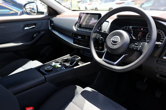 2025 Nissan X-TRAIL ST