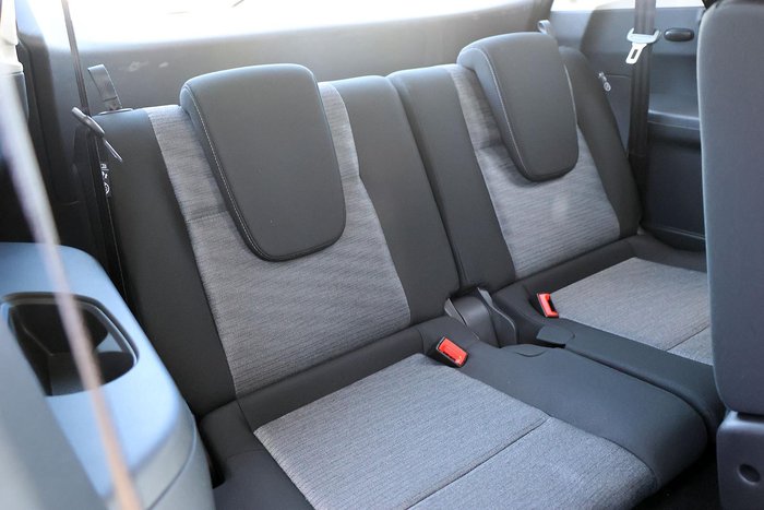 2025 Nissan X-TRAIL ST