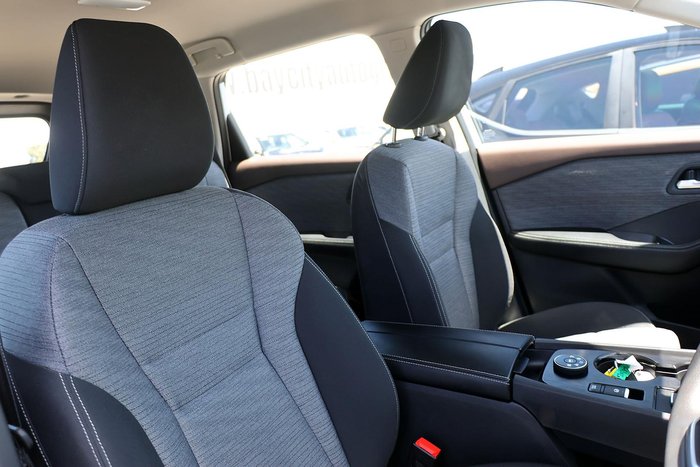 2025 Nissan X-TRAIL ST