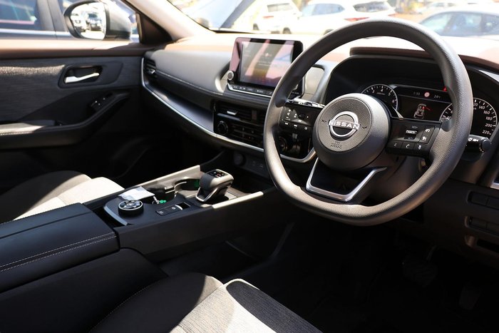 2025 Nissan X-TRAIL ST