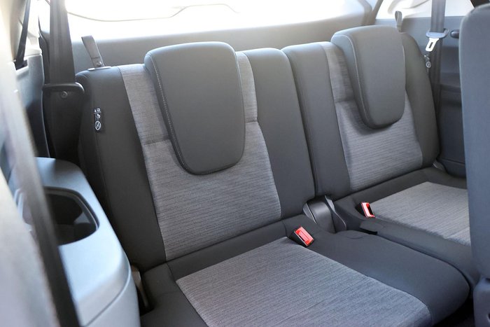 2025 Nissan X-TRAIL ST