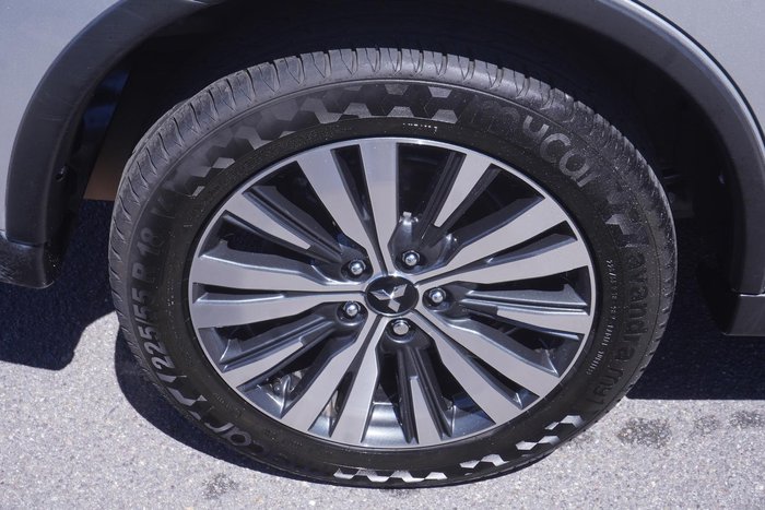 2019 Mitsubishi Outlander ES