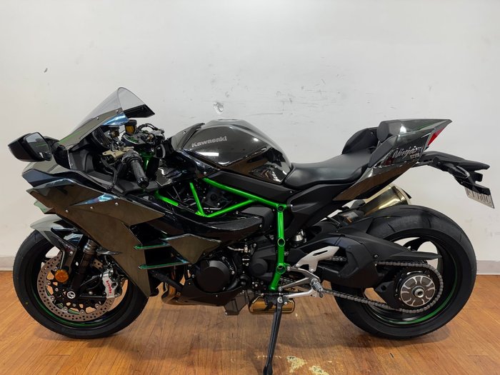 2025 Kawasaki NINJA H2 GREEN