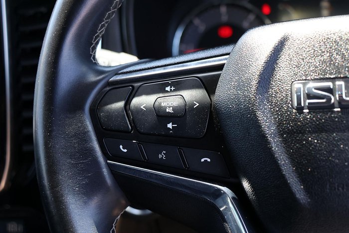 2022 Isuzu MU-X LS-T