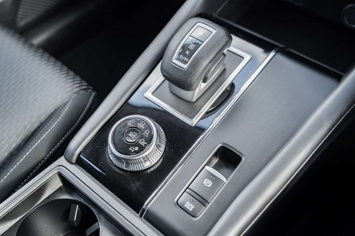 2024 Mitsubishi Outlander ES