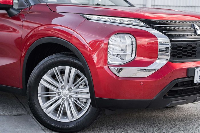 2024 Mitsubishi Outlander ES