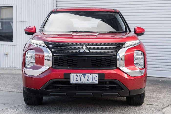 2024 Mitsubishi Outlander ES