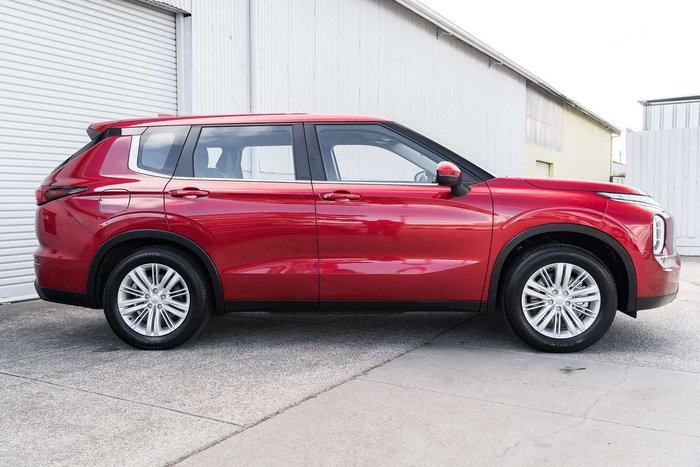 2024 Mitsubishi Outlander ES