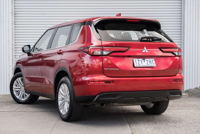 2024 Mitsubishi Outlander ES