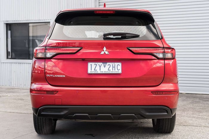 2024 Mitsubishi Outlander ES