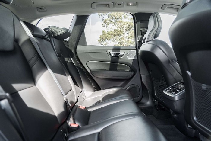 2023 Volvo XC60 Ultimate B5 Bright