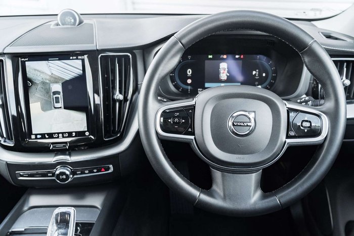 2023 Volvo XC60 Ultimate B5 Bright