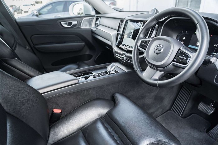 2023 Volvo XC60 Ultimate B5 Bright