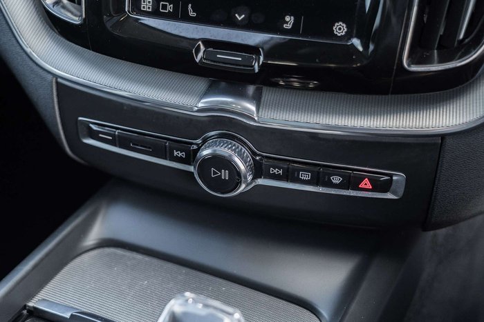 2023 Volvo XC60 Ultimate B5 Bright