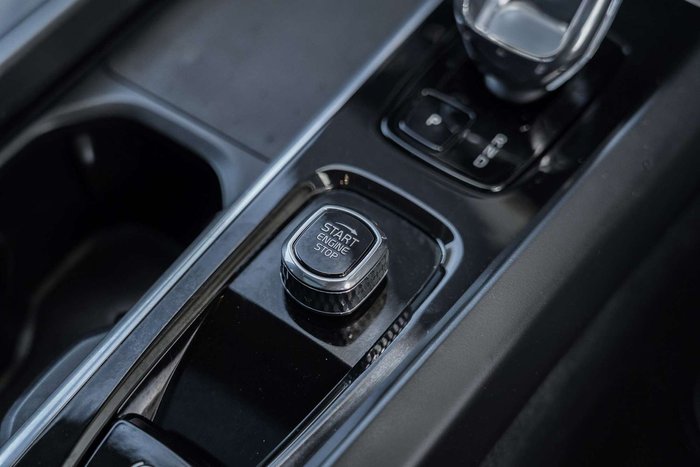 2023 Volvo XC60 Ultimate B5 Bright