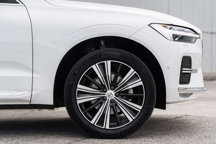 2023 Volvo XC60 Ultimate B5 Bright