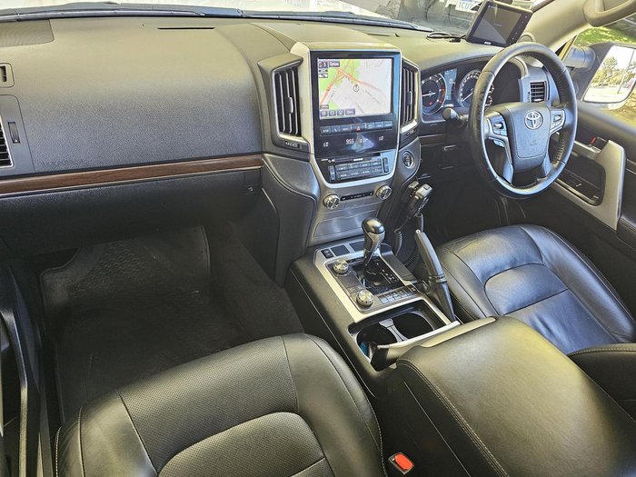 2018 Toyota Landcruiser VX VDJ200R 4X4 Dual Range Glacier White