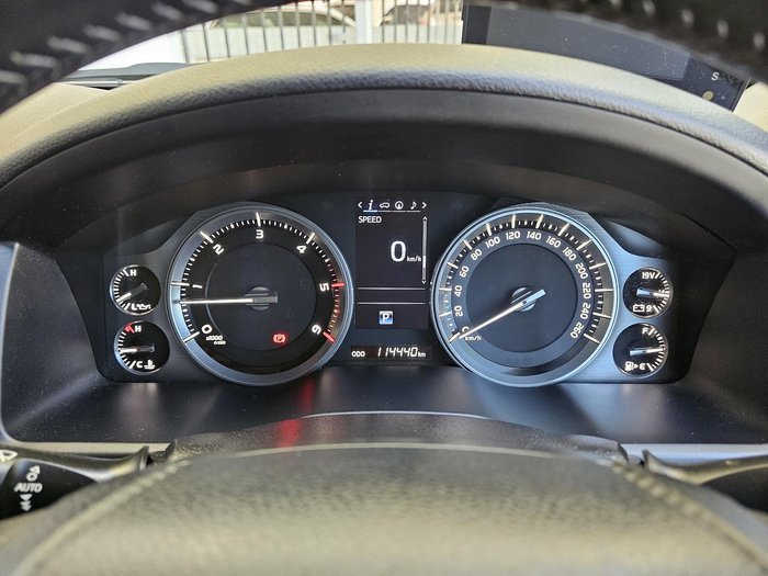 2018 Toyota Landcruiser VX VDJ200R 4X4 Dual Range Glacier White