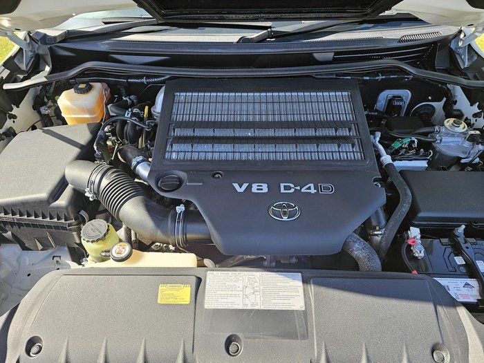 2018 Toyota Landcruiser VX VDJ200R 4X4 Dual Range Glacier White