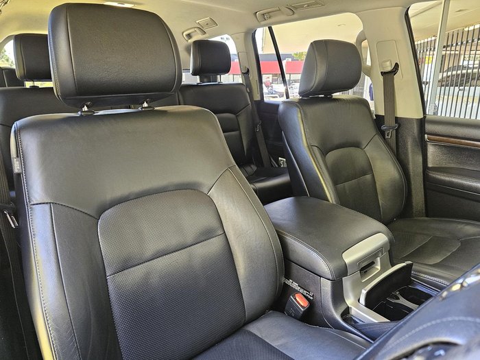 2018 Toyota Landcruiser VX VDJ200R 4X4 Dual Range Glacier White