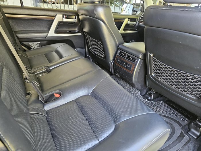 2018 Toyota Landcruiser VX VDJ200R 4X4 Dual Range Glacier White