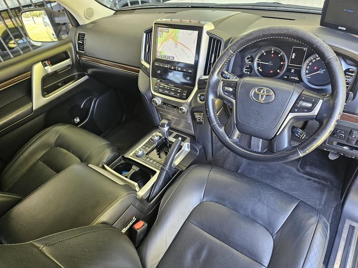 2018 Toyota Landcruiser VX VDJ200R 4X4 Dual Range Glacier White