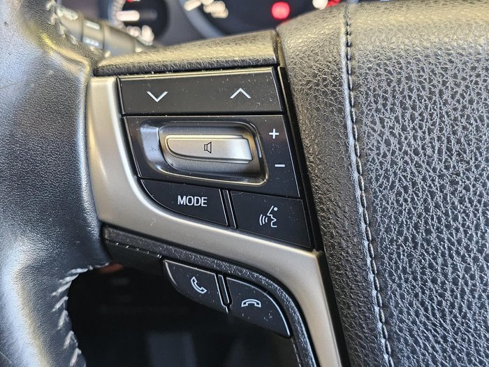 2018 Toyota Landcruiser VX VDJ200R 4X4 Dual Range Glacier White