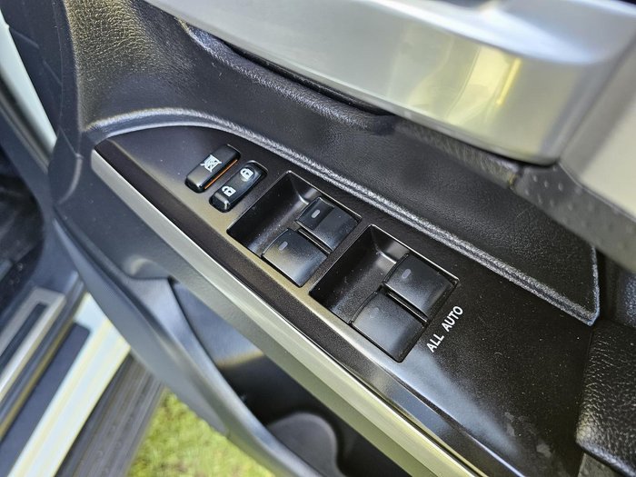 2018 Toyota Landcruiser VX VDJ200R 4X4 Dual Range Glacier White