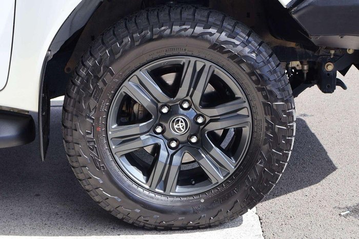 2022 Toyota Hilux SR