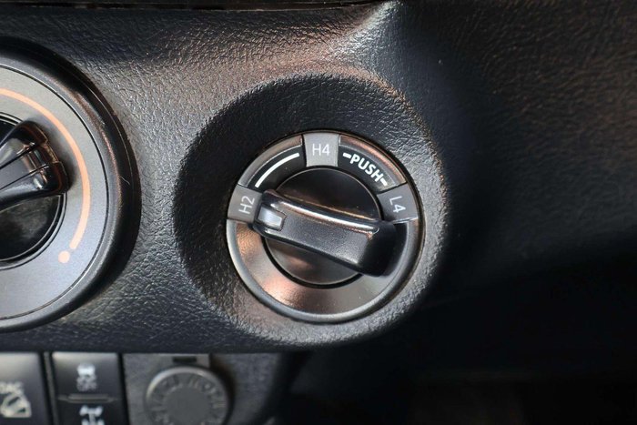 2022 Toyota Hilux SR