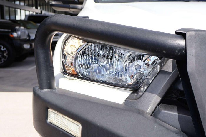 2022 Toyota Hilux SR