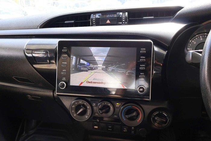 2022 Toyota Hilux SR