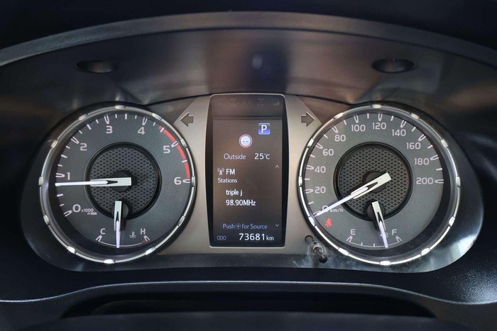 2022 Toyota Hilux SR