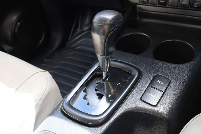 2022 Toyota Hilux SR