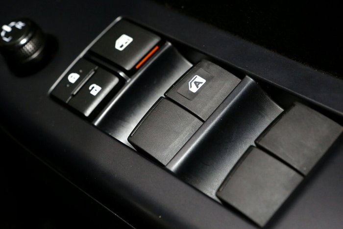 2025 Toyota Hilux SR