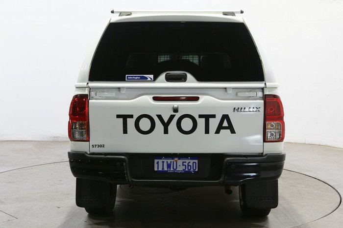 2025 Toyota Hilux SR