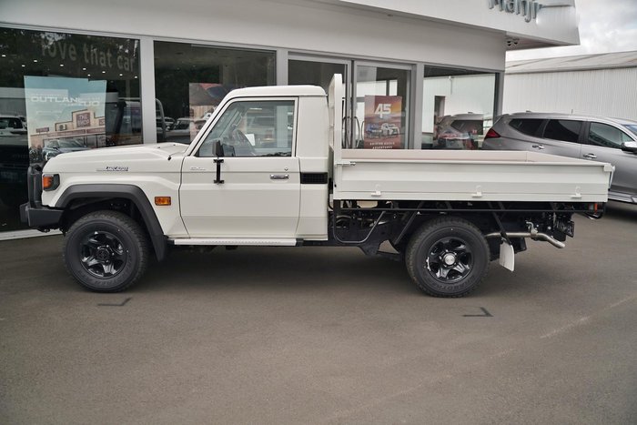 2025 Toyota Landcruiser GXL